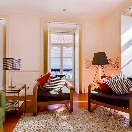 Stunning Views For Up To 4 Pax In Chiado *