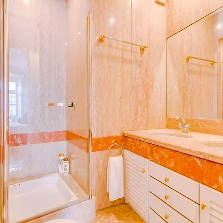 Apartmán Stunning Views For Up To 4 Pax In Chiado