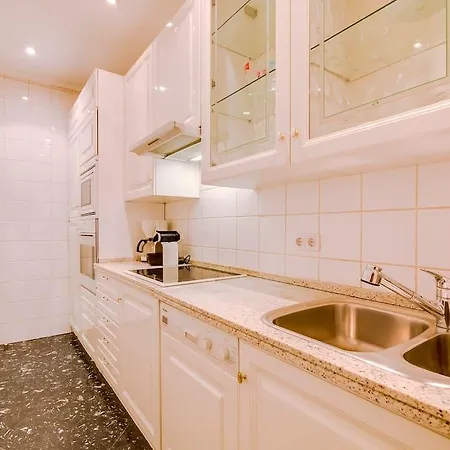 Apartmán Stunning Views For Up To 4 Pax In Chiado Lisboa